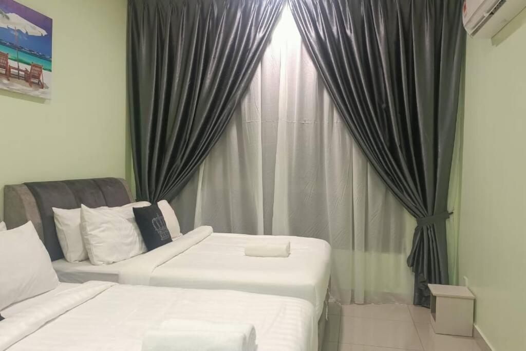 Bali Residence By Beca Inn , Musliim Only Malacca Buitenkant foto